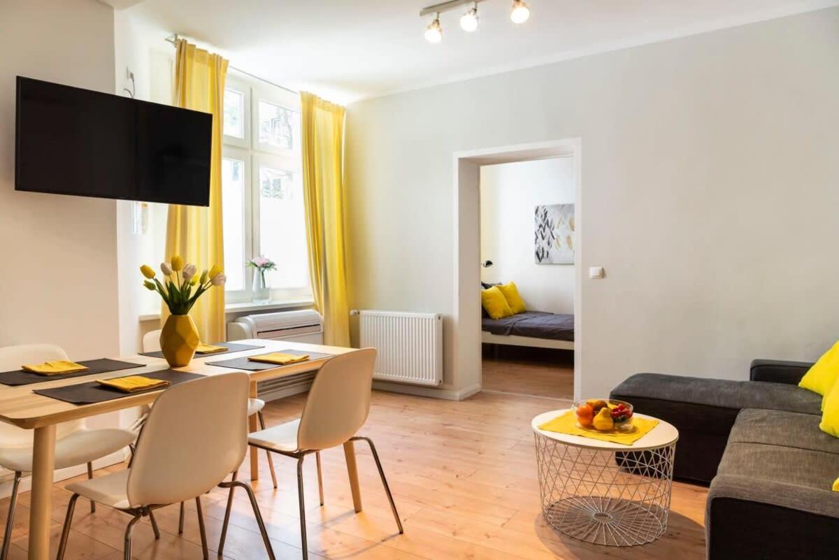 Cosy Two Br Plus Self Checkin Plus Street Parking Berlino Esterno foto