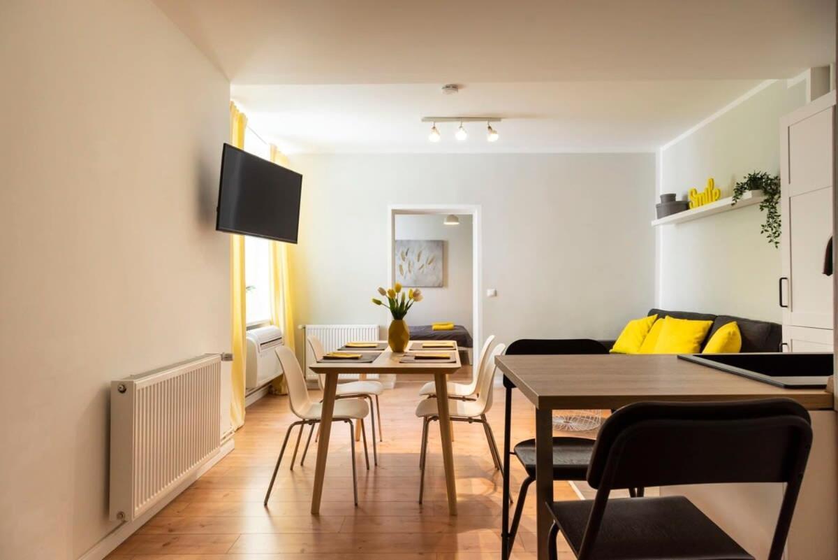 Cosy Two Br Plus Self Checkin Plus Street Parking Berlino Esterno foto