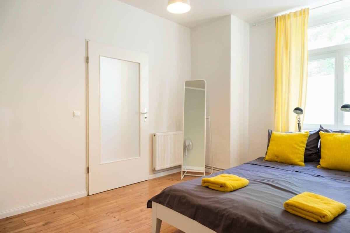 Cosy Two Br Plus Self Checkin Plus Street Parking Berlino Esterno foto
