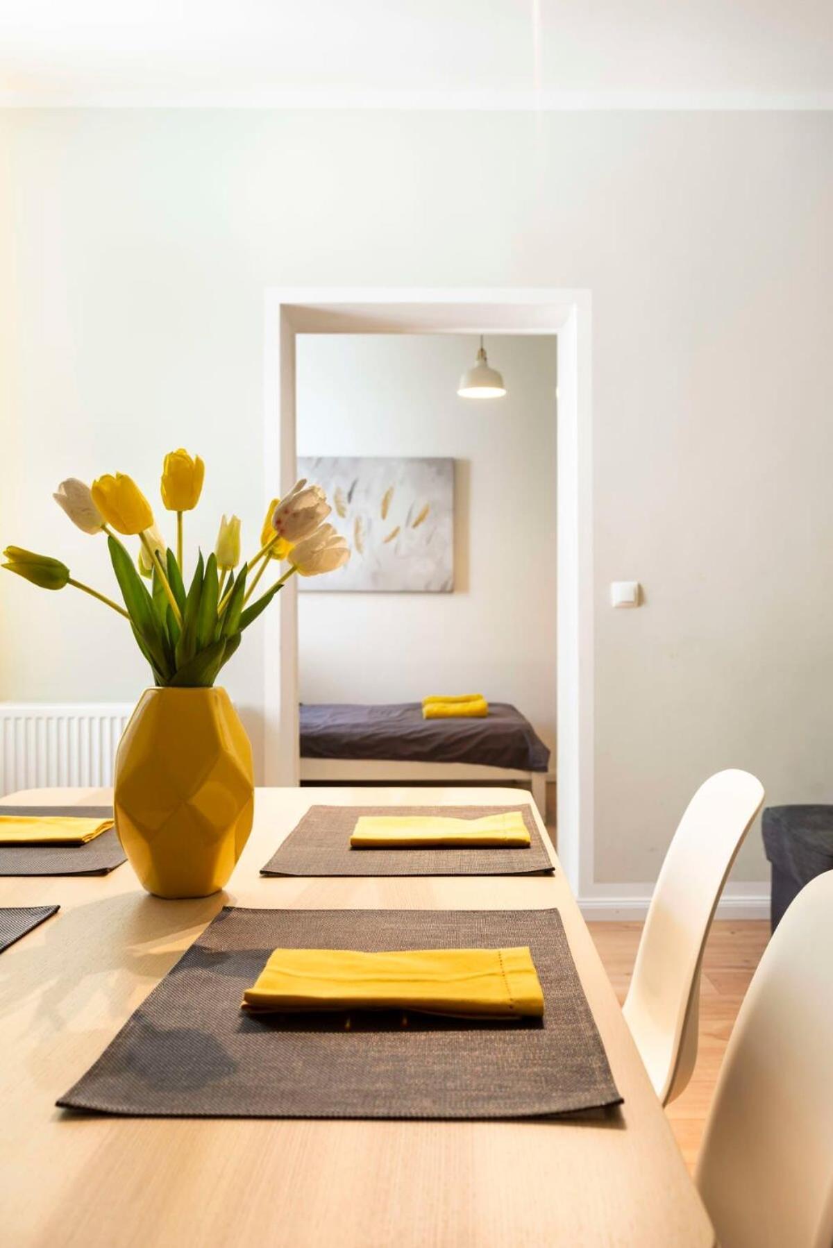 Cosy Two Br Plus Self Checkin Plus Street Parking Berlino Esterno foto