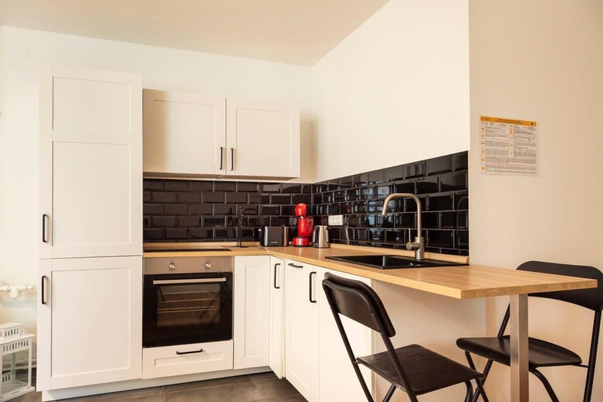 Cosy Two Br Plus Self Checkin Plus Street Parking Berlino Esterno foto