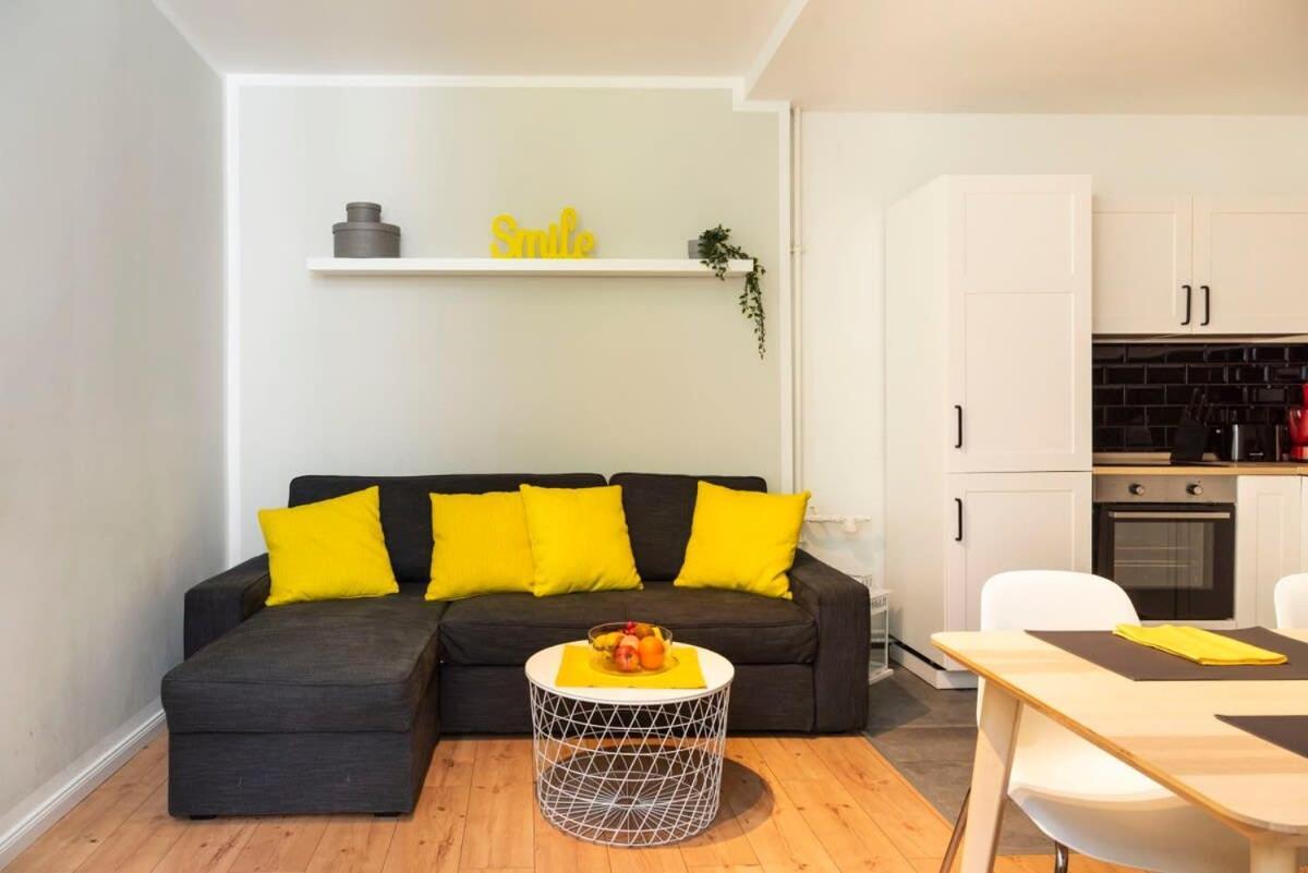 Cosy Two Br Plus Self Checkin Plus Street Parking Berlino Esterno foto